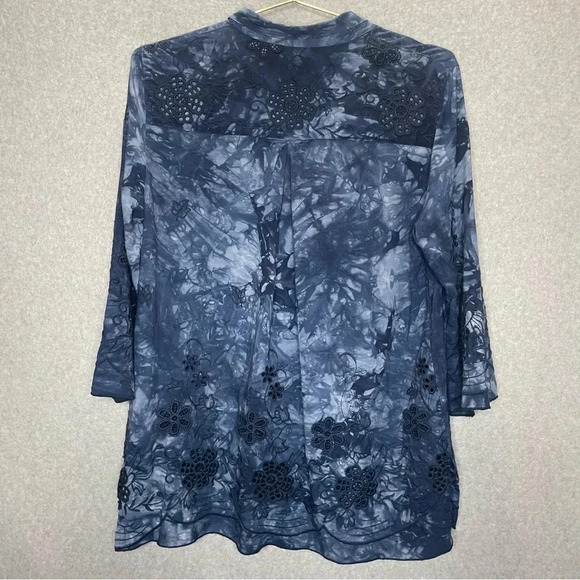 John•Mark Tie Dye Print Floral Embroidered 3/4 Sleeve Button Front Tunic Top - Picture 8 of 8